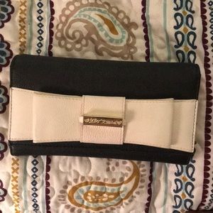👛🛍Betsey Johnson Wallet! 👛🛍